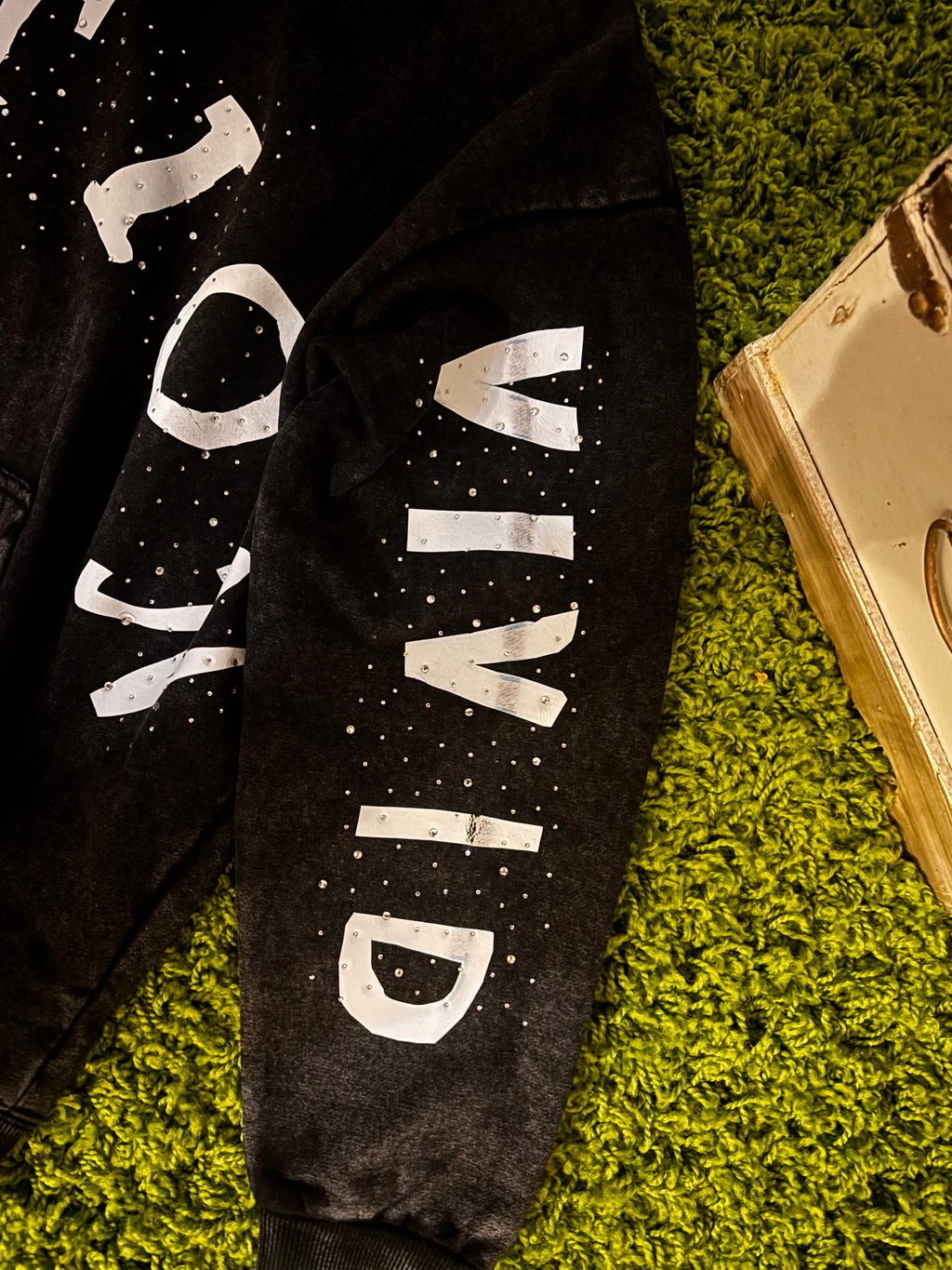 VIVID MOTION HOODIE