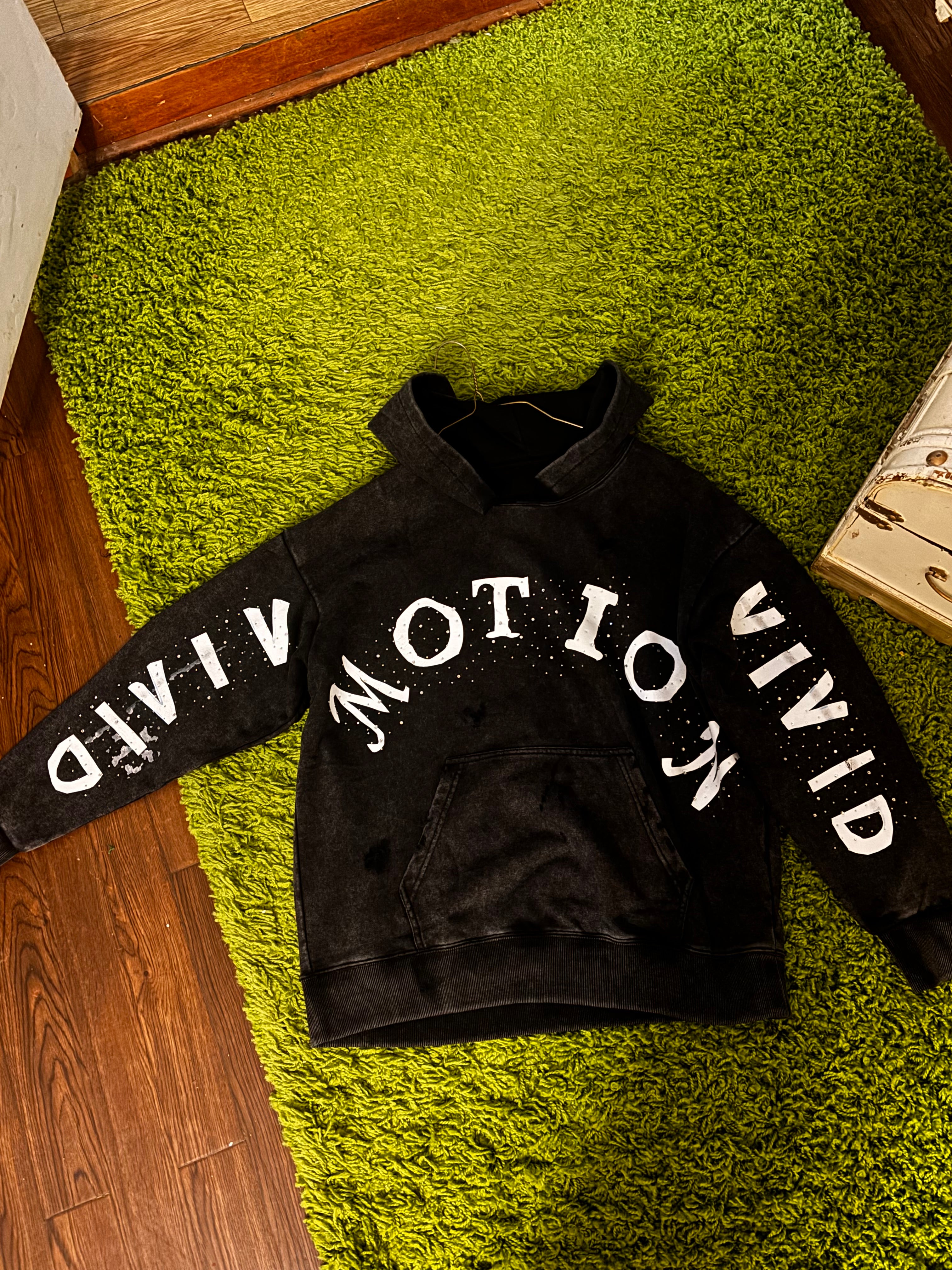 VIVID MOTION HOODIE